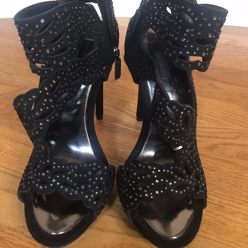 BCBG MaxAzria s8 black statement stilettos
